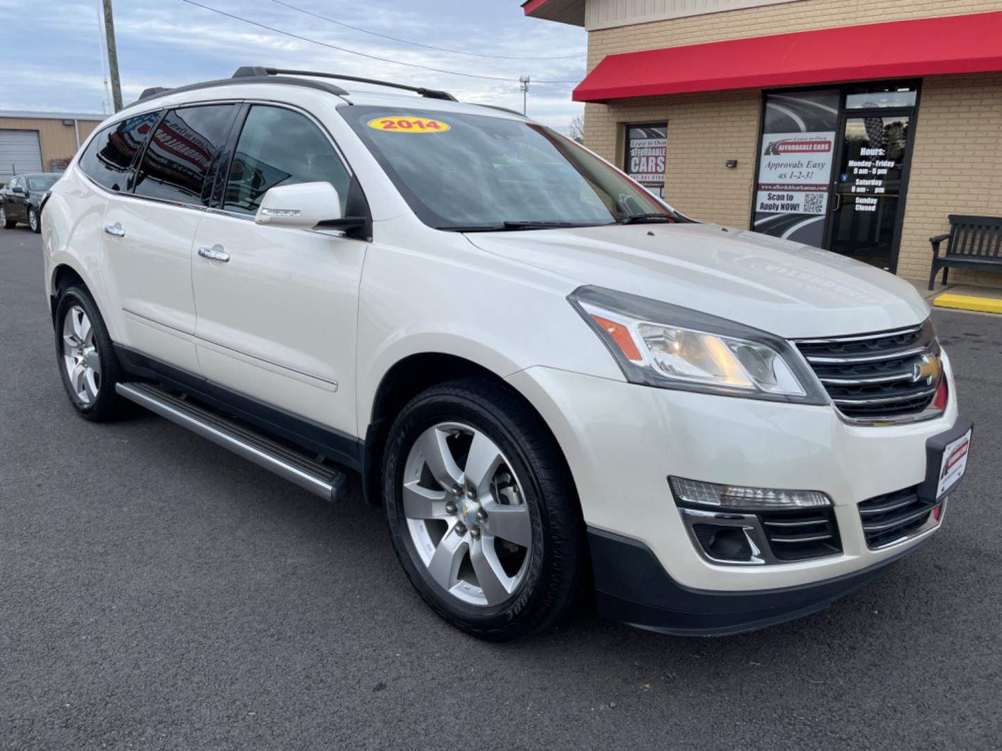 2014 White Chevrolet Traverse (1GNKRJKDXEJ) with an V6, 3.6 Liter engine, Automatic, 6-Spd transmission, located at 8008 Warden Rd, Sherwood, AR, 72120, (501) 801-6100, 34.830078, -92.186684 - Photo#1